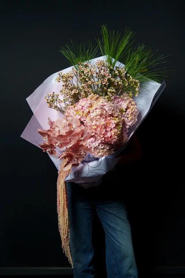 high-floral-campaign-still-from-studio-shoot-24-sep-2026-dc-35zlns.jpg